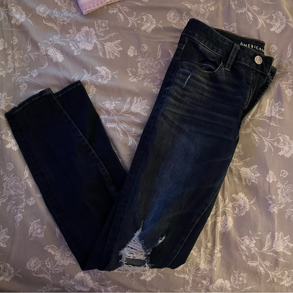 American Eagle Ripped Jeans - Picture 1 of 5